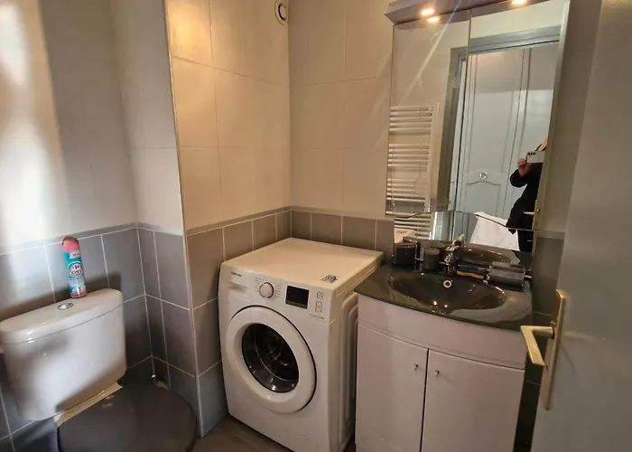 Climatise Avec Parking, Proche Centre - Fr-1-780-60 *