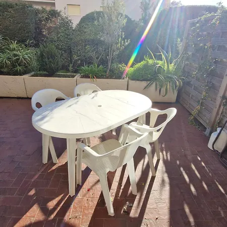 Apartman Avec Coin-nuit, Terrasse Et Parking Prive Pres Du Centre De Sainte-maxime, Golfe De Saint-tropez - Fr-1-780-60