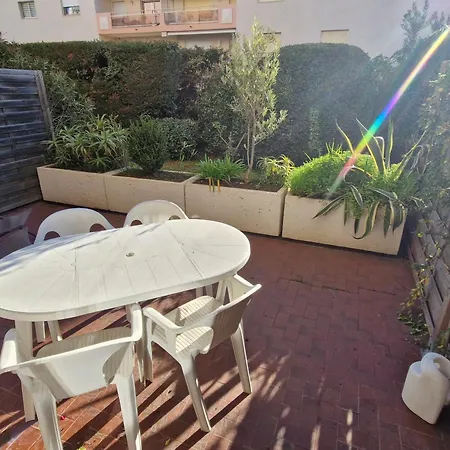 Climatise Avec Parking, Proche Centre - Fr-1-780-60 Apartment *