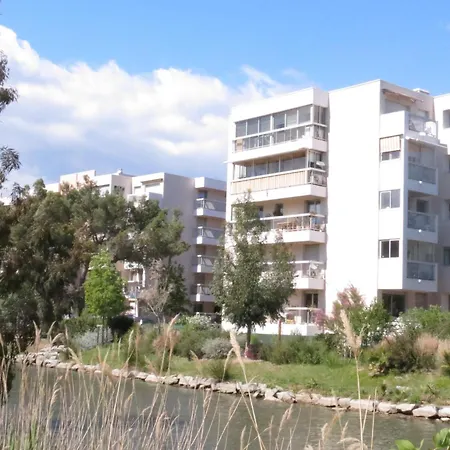 Apartment Climatise Avec Parking, Proche Centre Sainte-Maxime